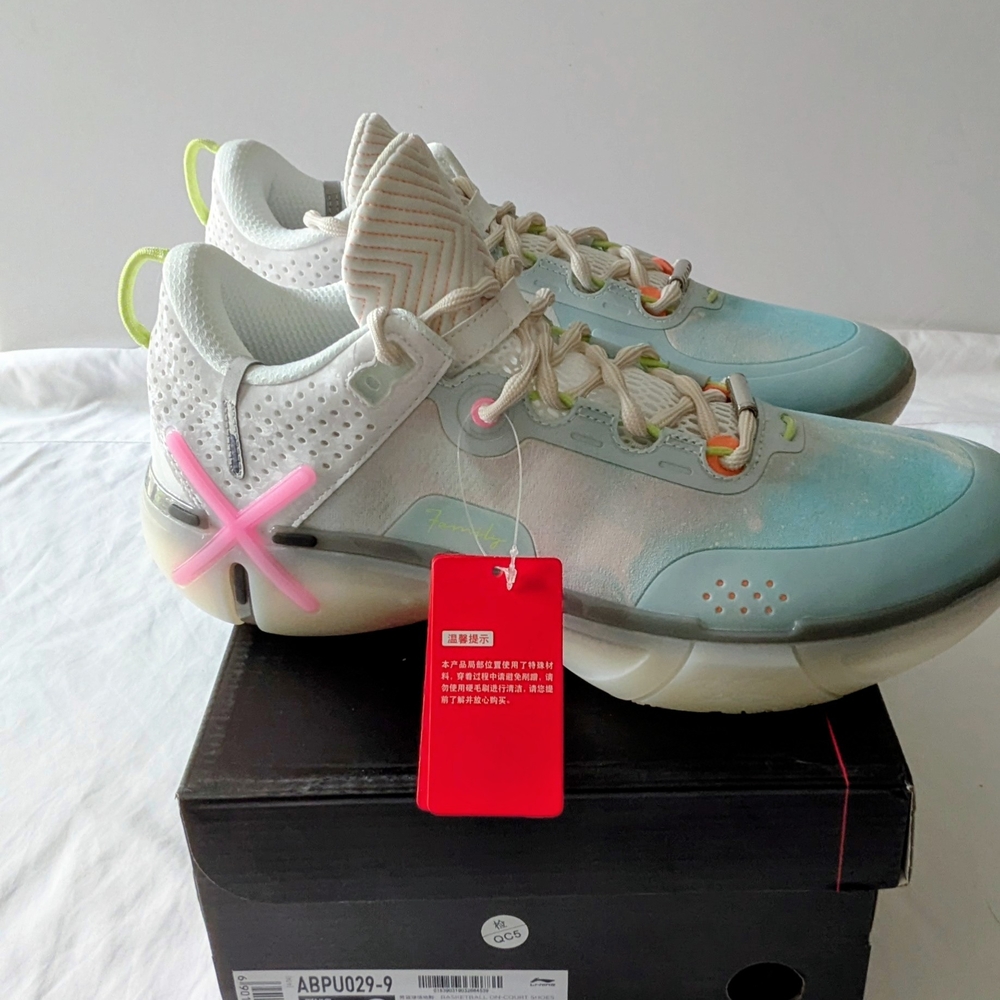 Li-Ning Stylish Athletic Shoes Blue & Pink – Size 11 – New in Box